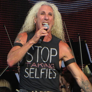 #26 - Dee Snider's Twisted Paranormal Story - A Festivus Special