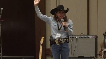 13 Detective Pam Elliot