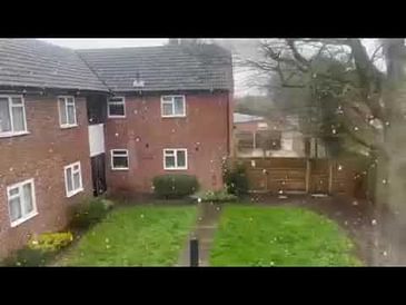 (Old video) It's snowing (31st March 2022)