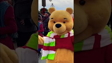 Winnie The Pooh Christmas Parade #shorts #disneyworld