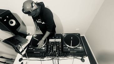 DEEP HOUSE & SOULFUL HOUSE CLASSIC OLD SCHOOL - Terence Rhoda -  April 2023