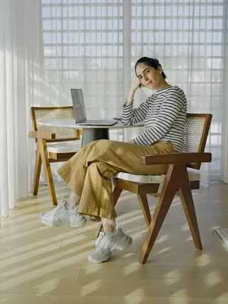 Sari Azout