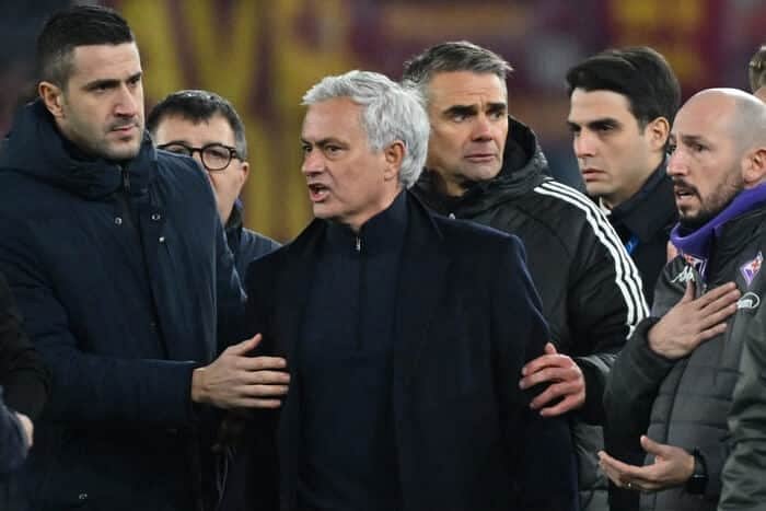 Jose Mourinho fury in Roma v Fiorentina