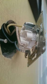 Коридор - новый кухонный выключатель.jpg